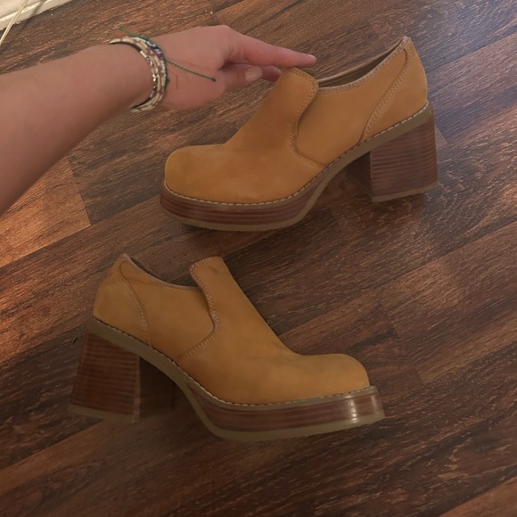 Vintage Candies platform tan clogs - Picture 3 of 6